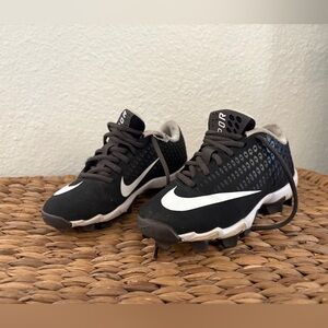 Nike Black and White Cleats (1Y)